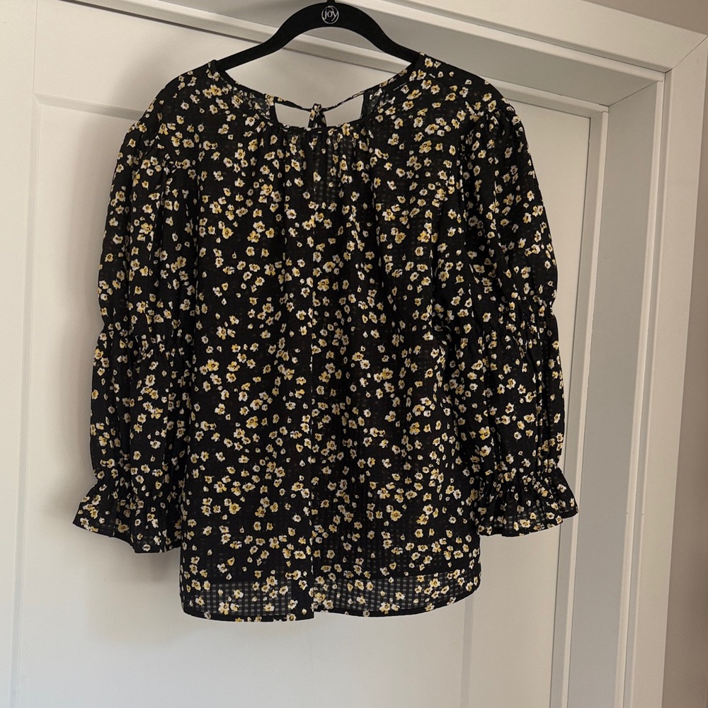 Who What Wear Floral Black and Yellow Women's Top
